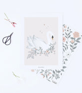 GRACE - Affiche enfant - Cygne et fleurs (fond rose)